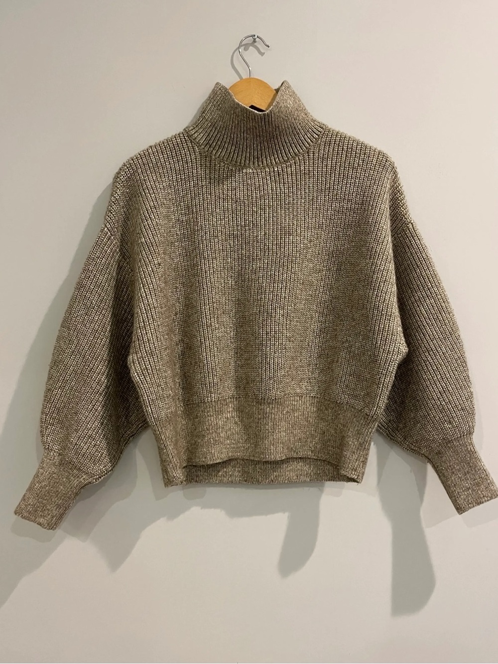 H&M NWT taupe light gray Womens chunky knit Turtleneck Sweater